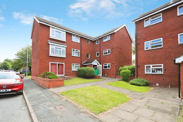 1 Bedroom Flat For Sale In Baxter Avenue, Kidderminster, Worcestershire, DY10