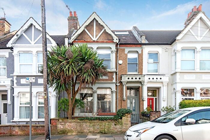 4 Bedroom Property For Sale In Inman Road, Willesden, NW10