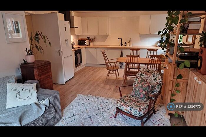 2 Bedroom Flat To Rent In Leander Way, Oxford, OX1