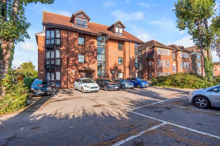 1 Bedroom Flat To Rent In Croydon Road, Beckenham, BR3