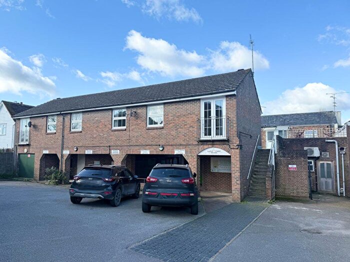 2 Bedroom Flat For Sale In Caudle Street, Henfield, BN5