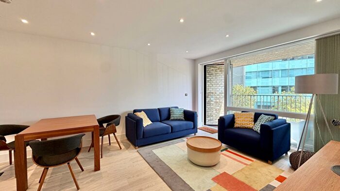 1 Bedroom Flat To Rent In Abbotsford Court, Park Royal, London, NW10