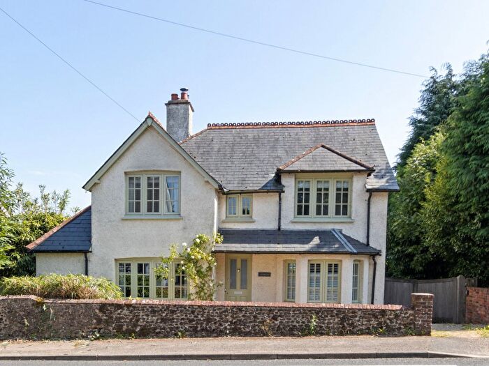4 Bedroom Country House For Sale In London Road, Rake, GU33