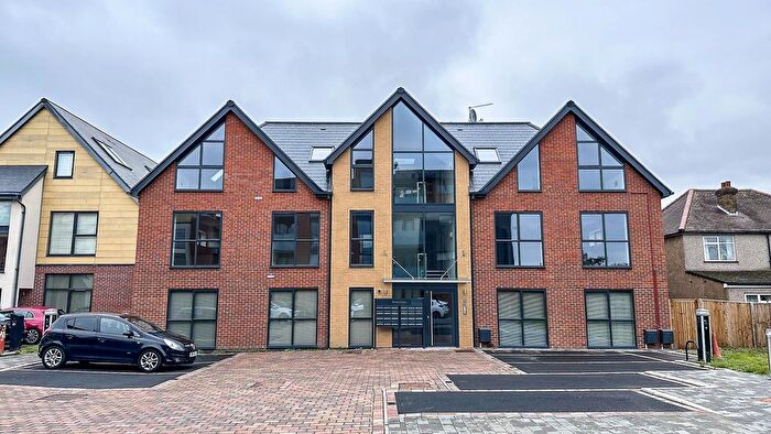1 Bedroom Flat For Sale In Azalea Court, Kingswood Place, Hayes, UB4