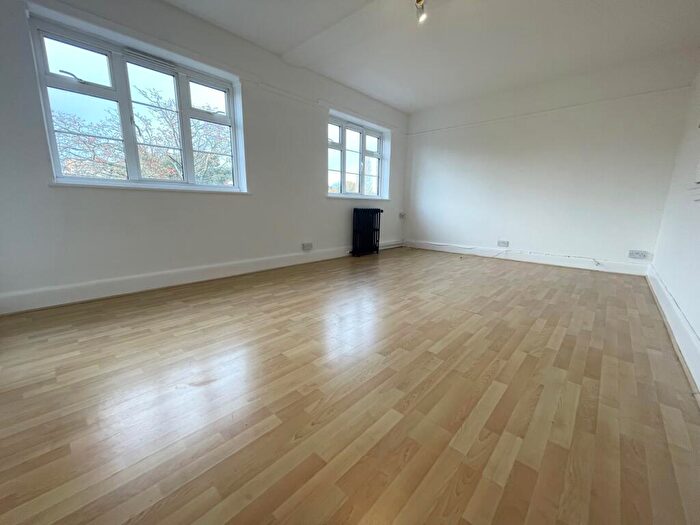 1 Bedroom Flat To Rent In Bourne Avenue, Bournemouth, BH2