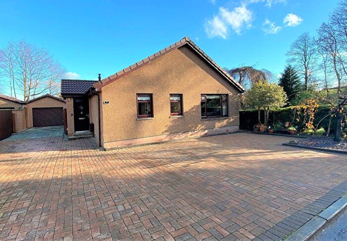 3 Bedroom Bungalow To Rent In Abbots Wynd, Keltybridge, KY4