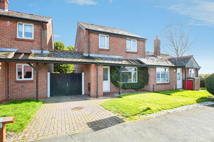 3 Bedroom Semi Detached House For Sale In Hallfield, Twycross, CV9