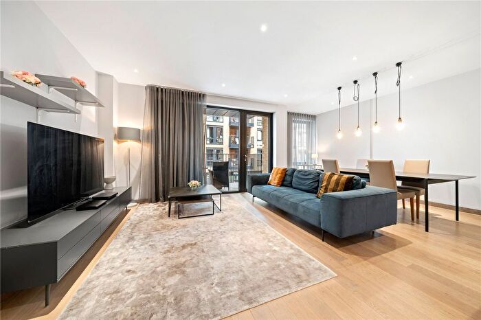 3 Bedroom Flat For Sale In Chivers Passage, London, SW18