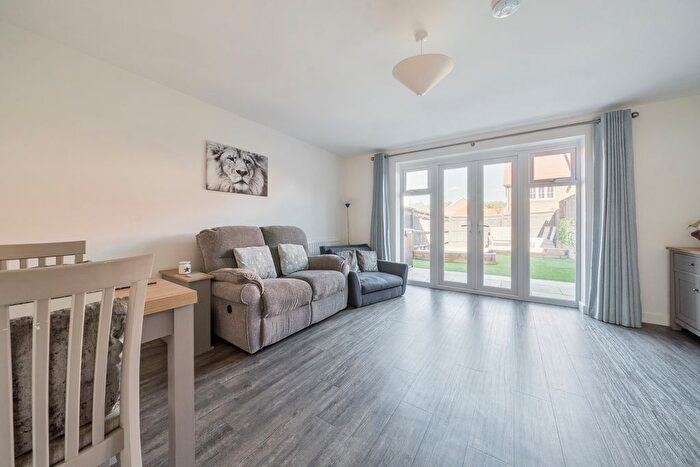 2 Bedroom End Of Terrace House For Sale In Bennetts Rest, Hook, RG27