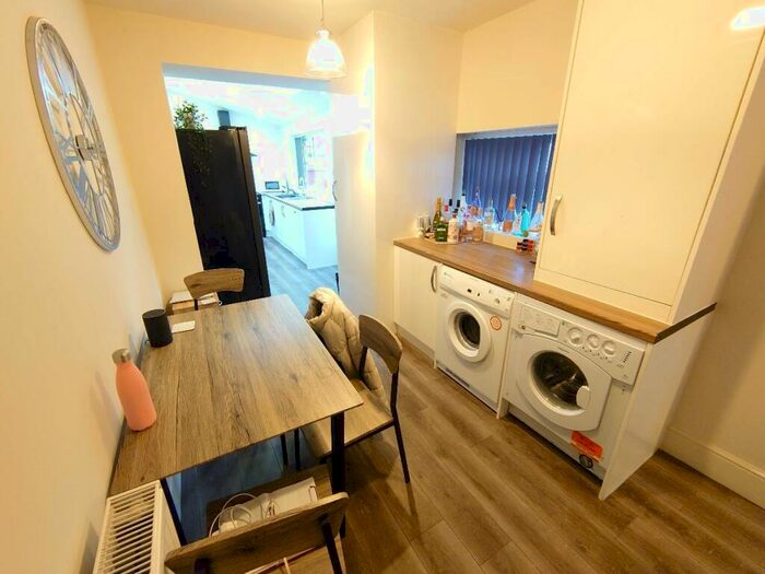 6 Bedroom Terraced House To Rent In Needham Road, Liverpool, L7