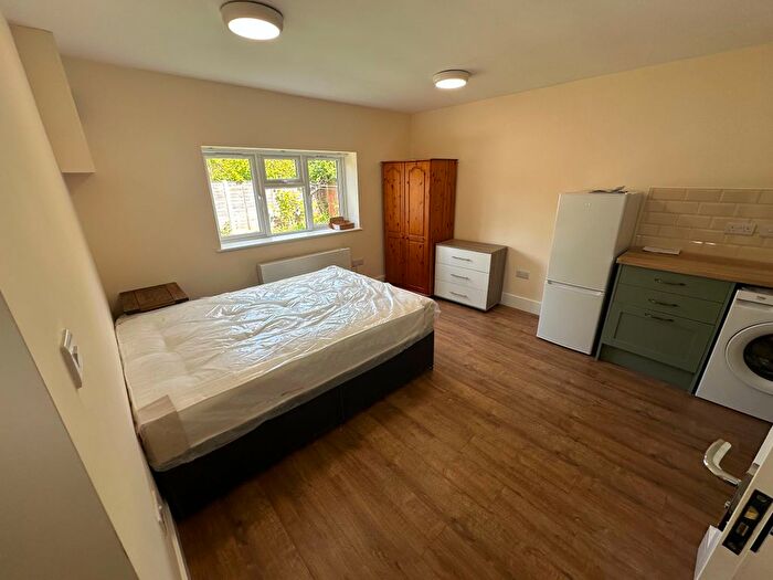 Studio To Rent In C Morris Crescent, Oxford, OX4