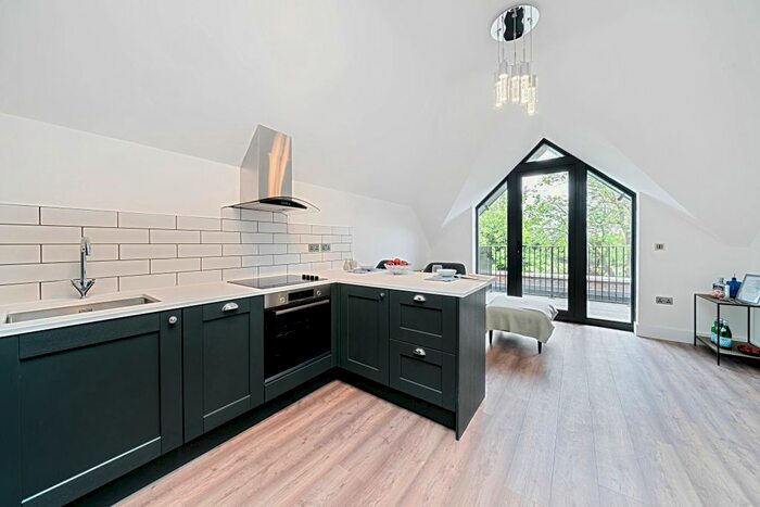 1 Bedroom Flat To Rent In Rosemont Road, London, W3