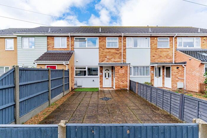 3 Bedroom Terraced House For Sale In Laburnum Close, Bradwell, NR31