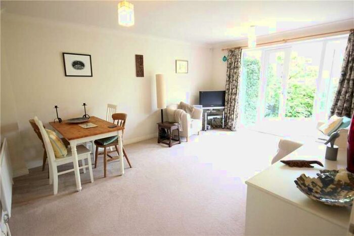 2 Bedroom Flat To Rent In Woking, GU21