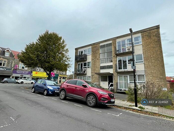 2 Bedroom Flat To Rent In Holmes Grove, Bristol, BS9