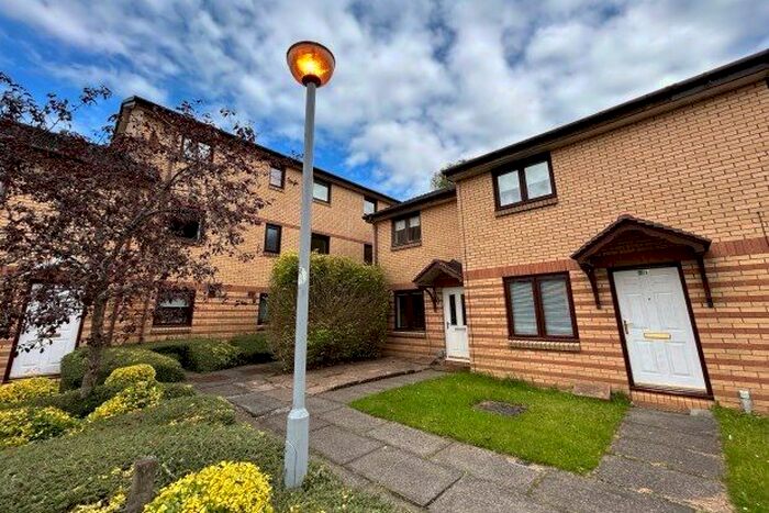 2 Bedroom End Of Terrace House To Rent In Craigash Quadrant, Glasgow, G62