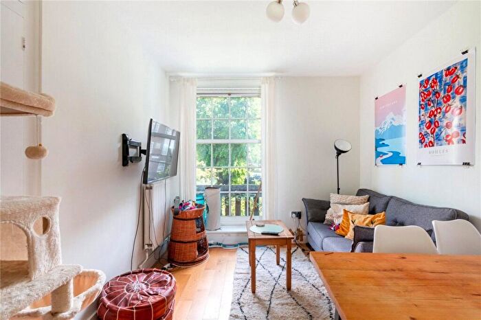 3 Bedroom Apartment To Rent In Peckham Park Road, Peckham, SE15