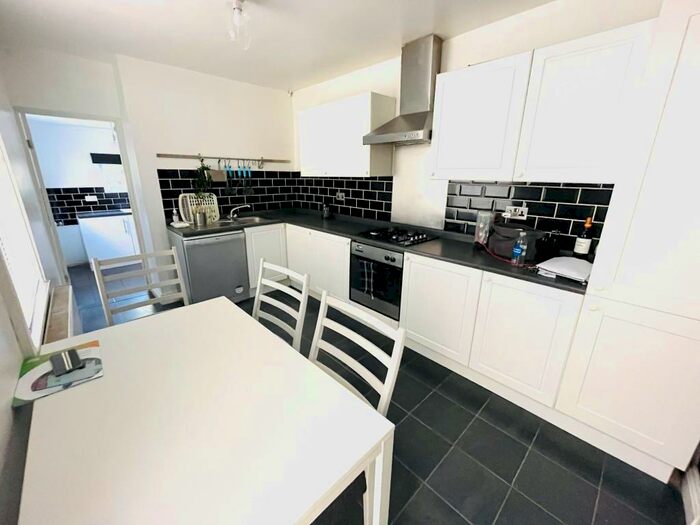 3 Bedroom House To Rent In Habershon Street, Cardiff, CF24