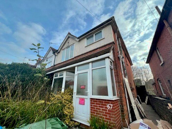3 Bedroom Semi-Detached House To Rent In Newlands Avenue, Southampton, Hampshire, SO15