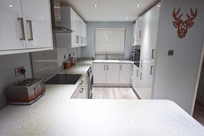 3 Bedroom Link Detached House For Sale In Barncroft Drive, Hempstead, Gillingham, ME7