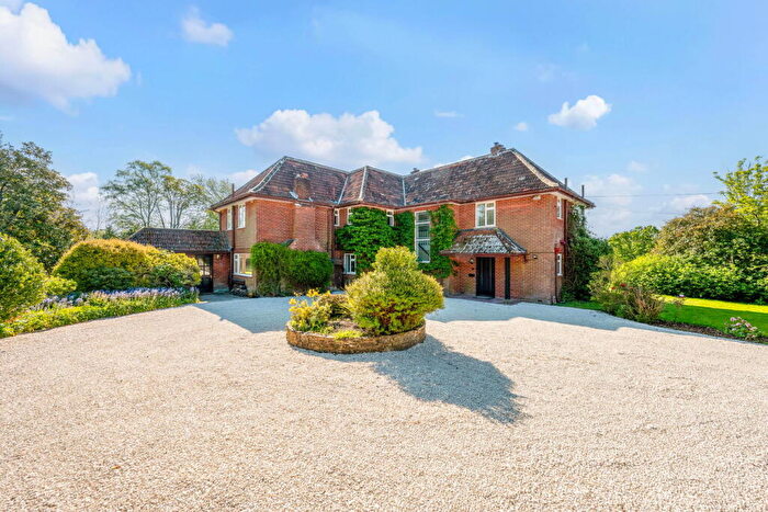5 Bedroom Country House For Sale In Beaulieu Road, Lyndhurst, SO43
