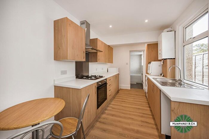 1 Bedroom Flat To Rent In Aubrey Road, Walthamstow, E17