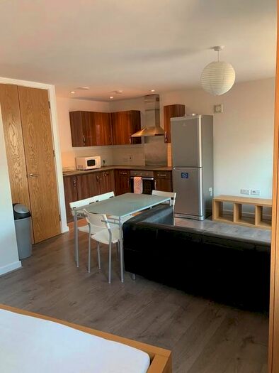 Studio To Rent In Upper Allen Street, Sheffield, South Yorkshire, Uk, S3