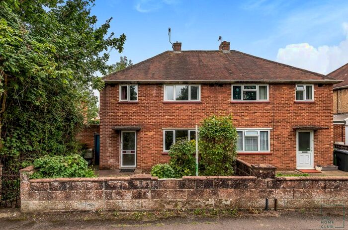 4 Bedroom Semi-Detached House To Rent In St. Johns Road, Guildford, GU2