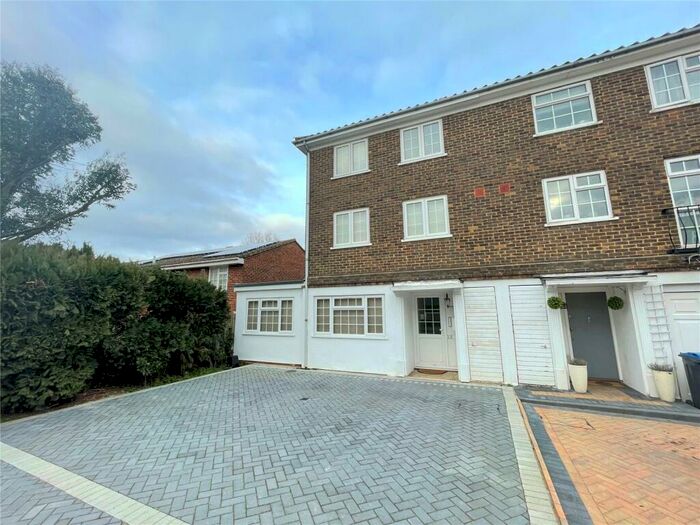 1 Bedroom Property To Rent In Paul Gardens, Croydon, Surrey, CR0