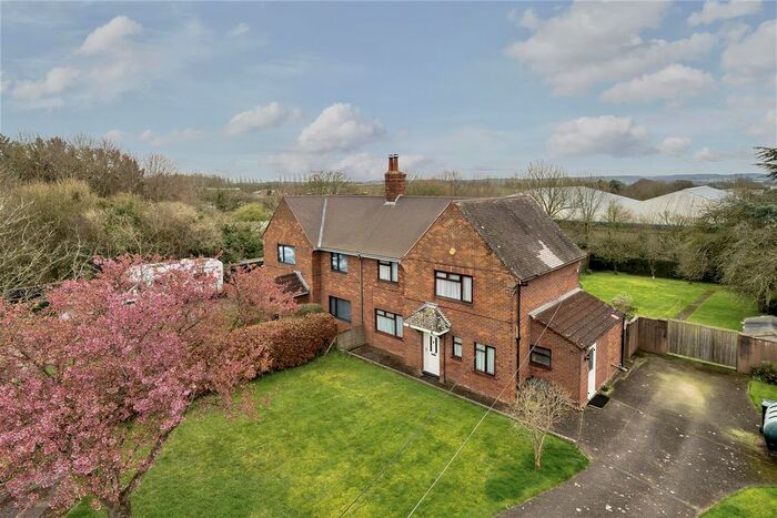 4 Bedroom Semi-Detached House For Sale In Walford Cross, Taunton, TA2