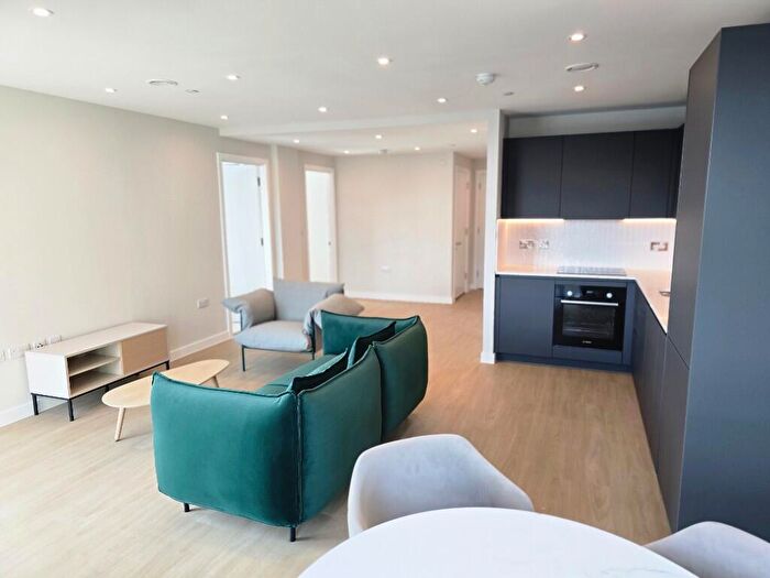 2 Bedroom Apartment To Rent In Weldale Street, Reading, Berkshire, RG1