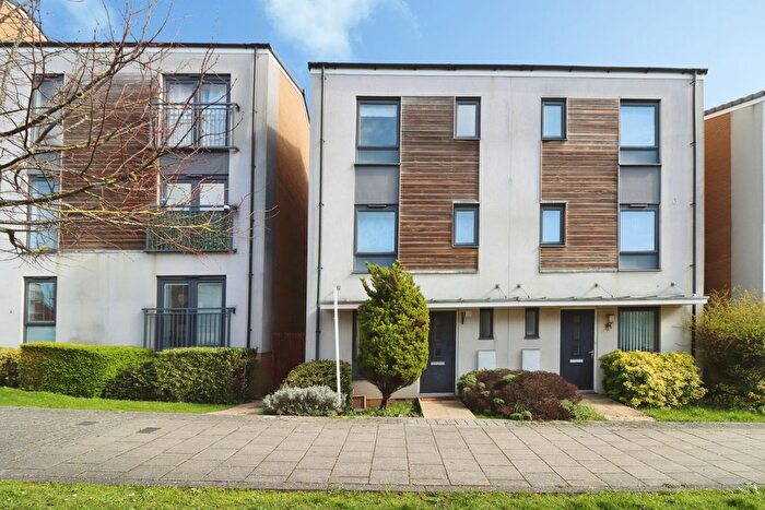 3 Bedroom Semi Detached House For Sale In Charlton Boulevard, Patchway, Bristol, BS34