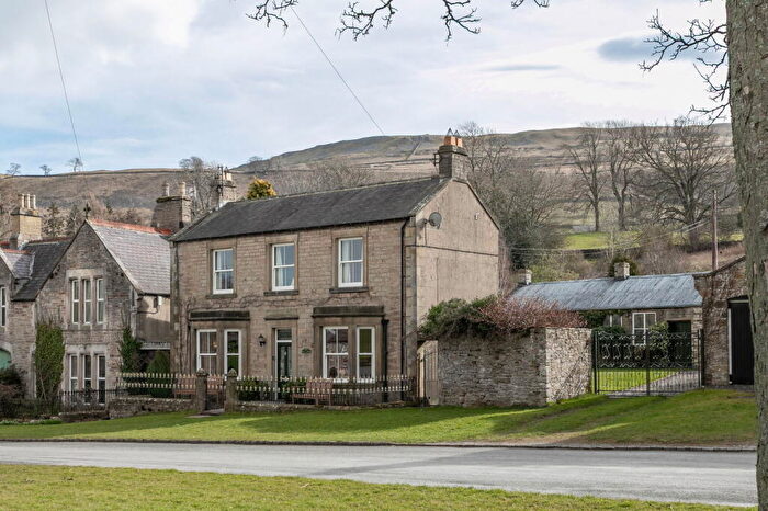 4 Bedroom Detached House For Sale In Green Bank, West Burton, Leyburn, DL8