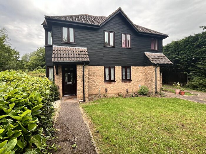 1 Bedroom Terraced House To Rent In Copperfields, SS15