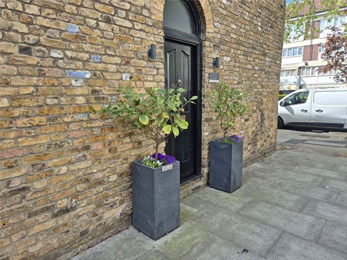 2 Bedroom Flat For Sale In Vassall Road, London, SW9