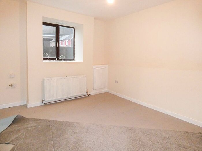 1 Bedroom Flat To Rent In Dyffryn Road, Taibach, SA13