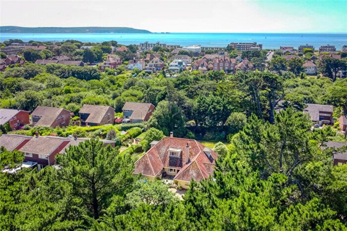 4 Bedroom Detached House For Sale In Sharvells Road, Milford On Sea, Lymington, Hampshire, SO41