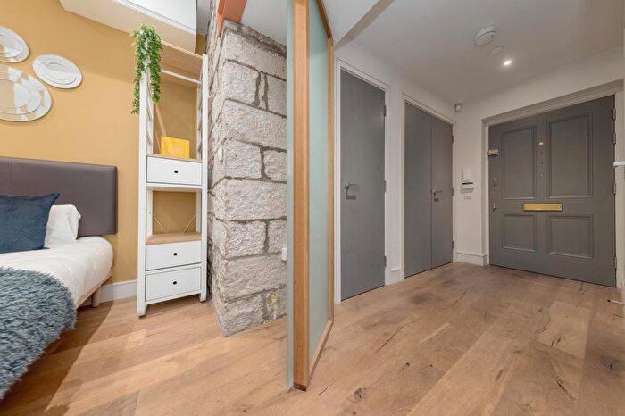 1 Bedroom Flat For Sale In Flat, Donaldson Drive, Edinburgh, EH12