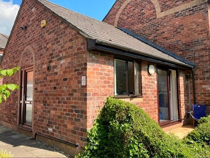 1 Bedroom Terraced Bungalow For Sale In Spring Lane, Worcester, WR5