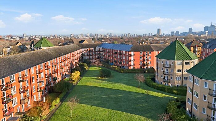 2 Bedroom Flat To Rent In Basque Court, Canada Water, SE16