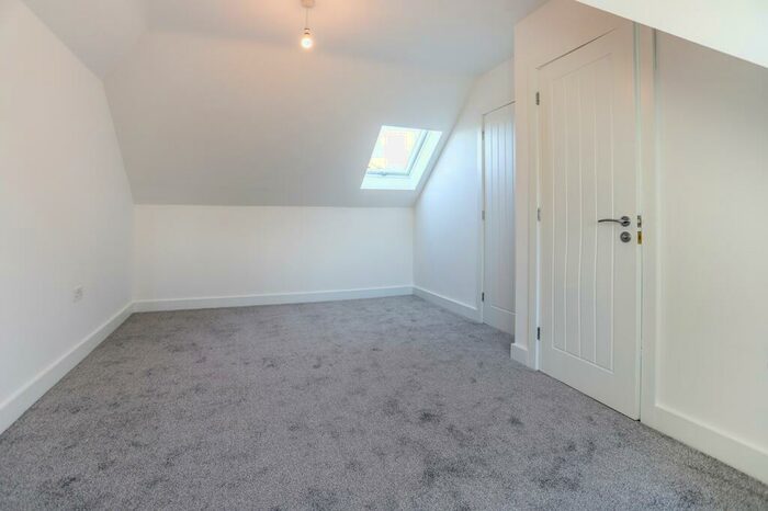 3 Bedroom Chalet For Sale In Eastfield Lane, Ringwood, Hampshire., BH24