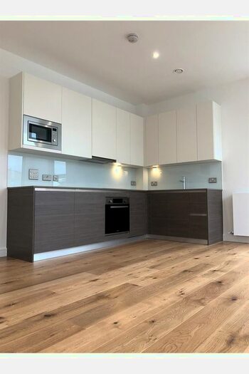 1 Bedroom Flat To Rent In Cressys Corner, Lampton Road, Hounslow TW3