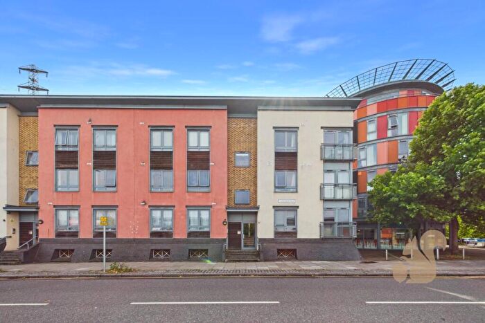 2 Bedroom Flat To Rent In Lightship Way, Colchester, CO2