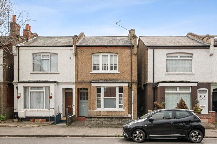 1 Bedroom Semi Detached House For Sale In Ladysmith Road, Enfield, EN1