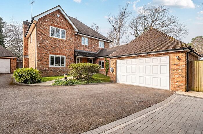 5 Bedroom Detached House For Sale In Little Fryth, Finchampstead, Wokingham, Berkshire, RG40
