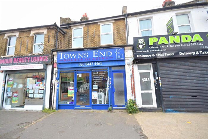 2 Bedroom Apartment To Rent In Hertford Road, Enfield, EN3