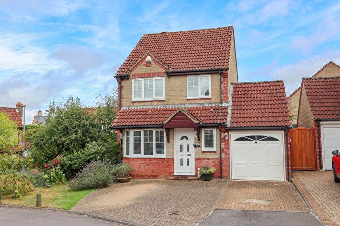 3 Bedroom Detached House For Sale In Canal Close, Calne, SN11