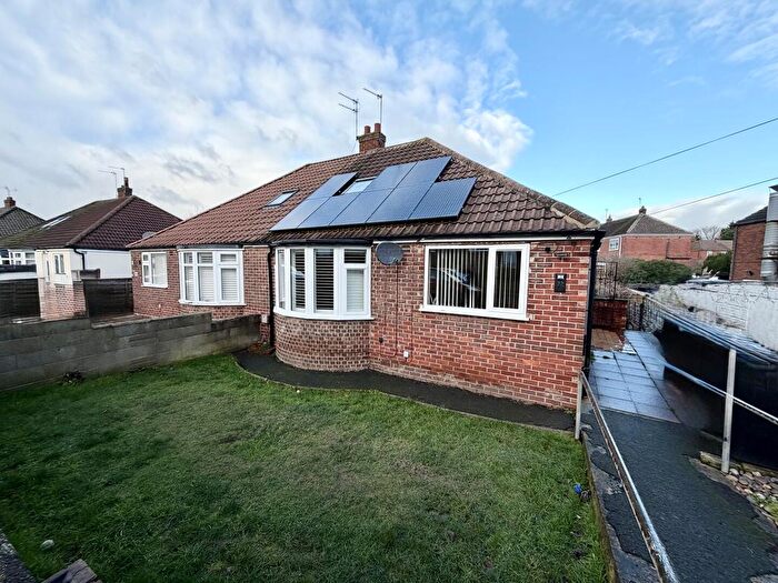 3 Bedroom Semi Detached House For Sale In Kingsway, Garforth, Leeds, LS25