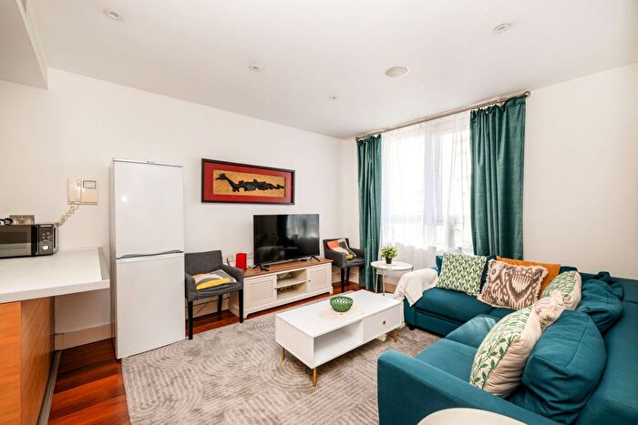 2 Bedroom Flat To Rent In Praed Street, London, W2