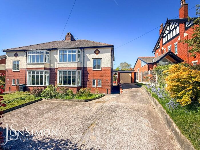 3 Bedroom Semi-Detached House For Sale In Holcombe Road, Greenmount, Bury, BL8